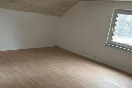 Haus Elmstein - 7 Zimmer, 180 m&sup2;, 90.000&euro; | Angebot:24388189