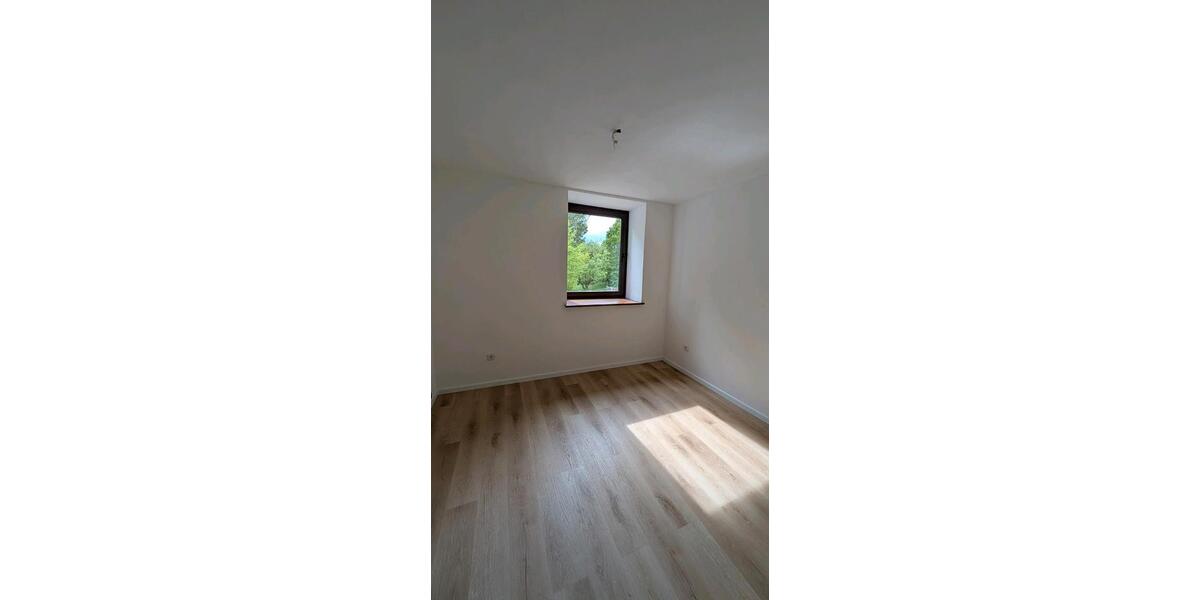Hochparterre Kaiserslautern - 4 Zimmer, 100 m&sup2;, 1.300&euro; | Angebot:26465425