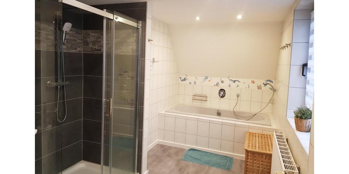 Helles, Einfamilienhaus mit großem Garten zu vermieten! Bestlage! 5 zimmer