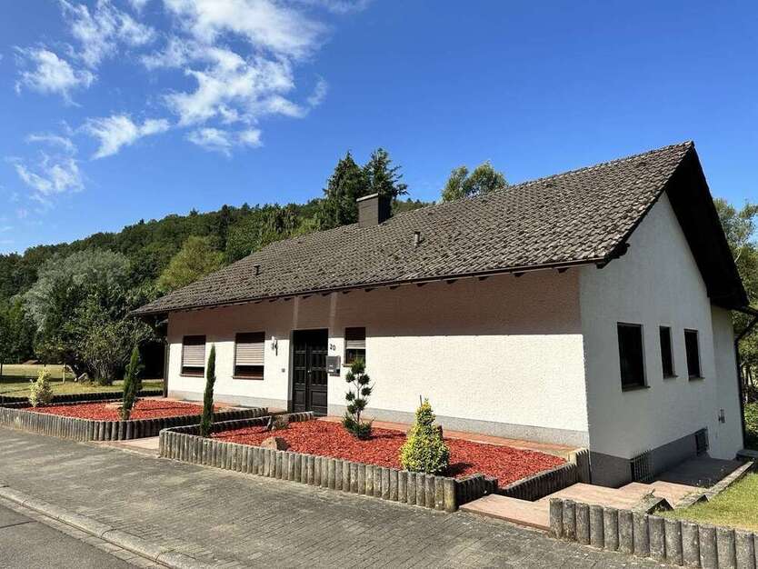 Haus zum Kaufen in Landstuhl 398.000 € 245.73 m²