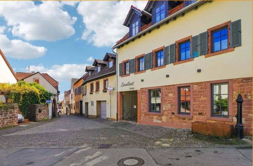 Florierendes Hotel im touristischen Wein- und Luftkurorts St. Martin sucht neuen Eigentümer!
