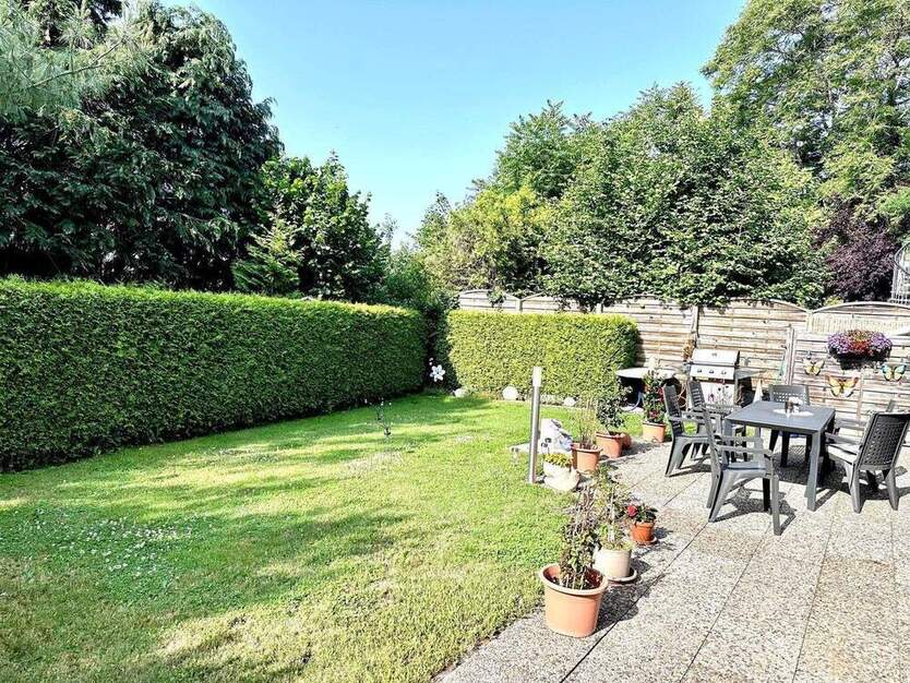 Kaiserslautern: Reihenendhaus mit schönem Garten, Garage und Carport