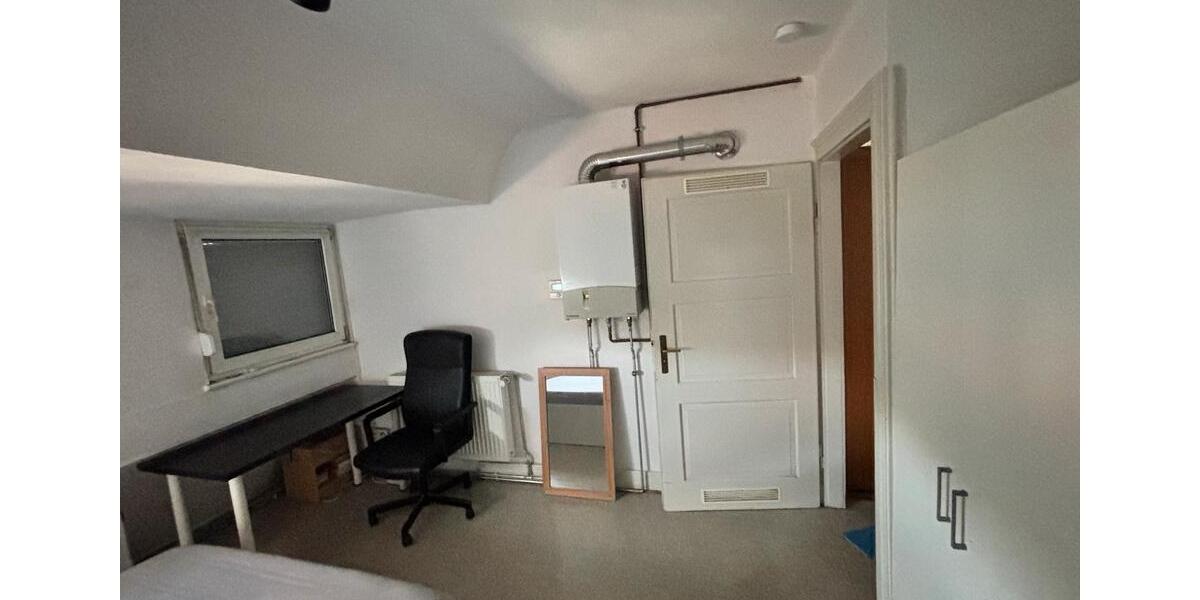 Dachgeschoßwohnung Kaiserslautern Bahnheim - 1 Zimmer, 30 m&sup2;, 290&euro; | Angebot:26250602