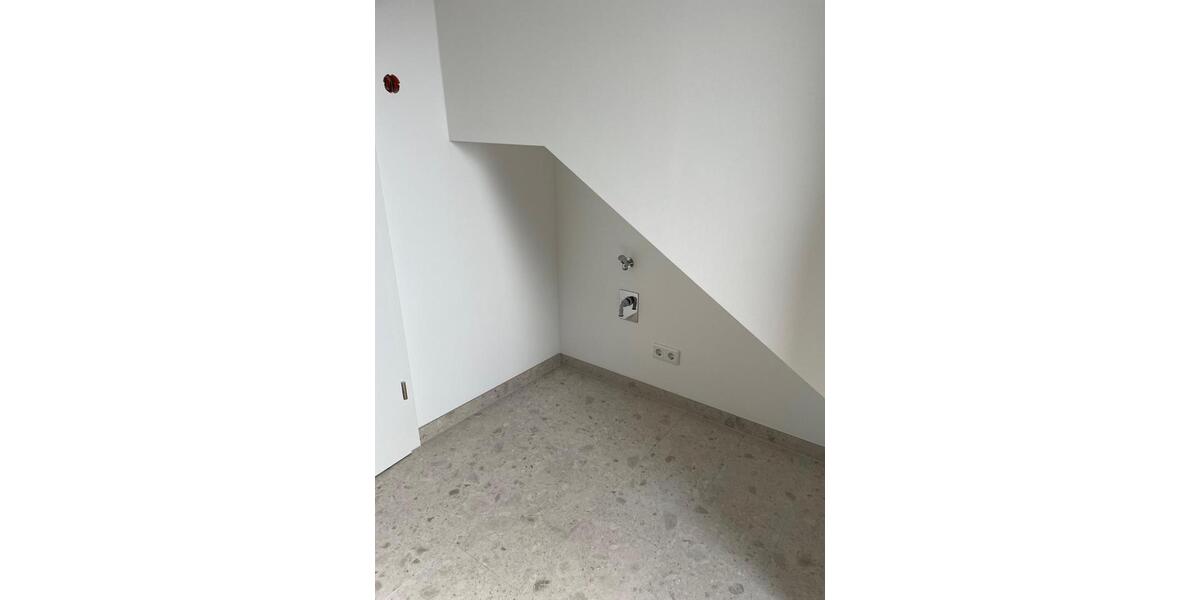 Dachgeschoßwohnung Rodenbach - 3 Zimmer, 77 m&sup2;, 900&euro; | Angebot:26166256