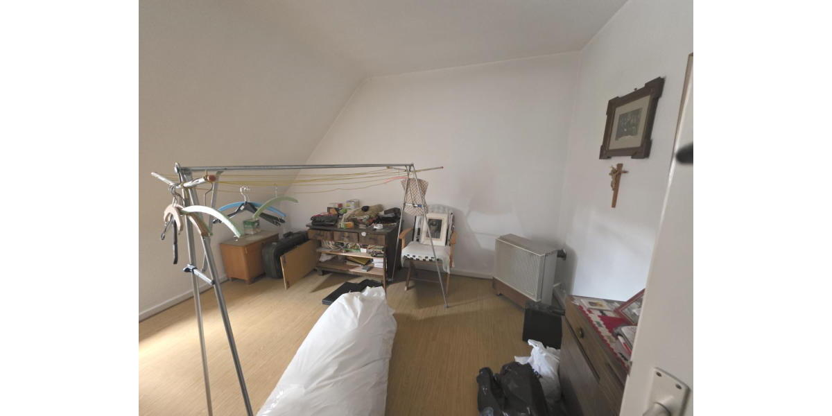 ObjNr:19753 - Liebenswürdige Doppelhaushälfte mit Garten im Dornröschenschlaf 5 zimmer