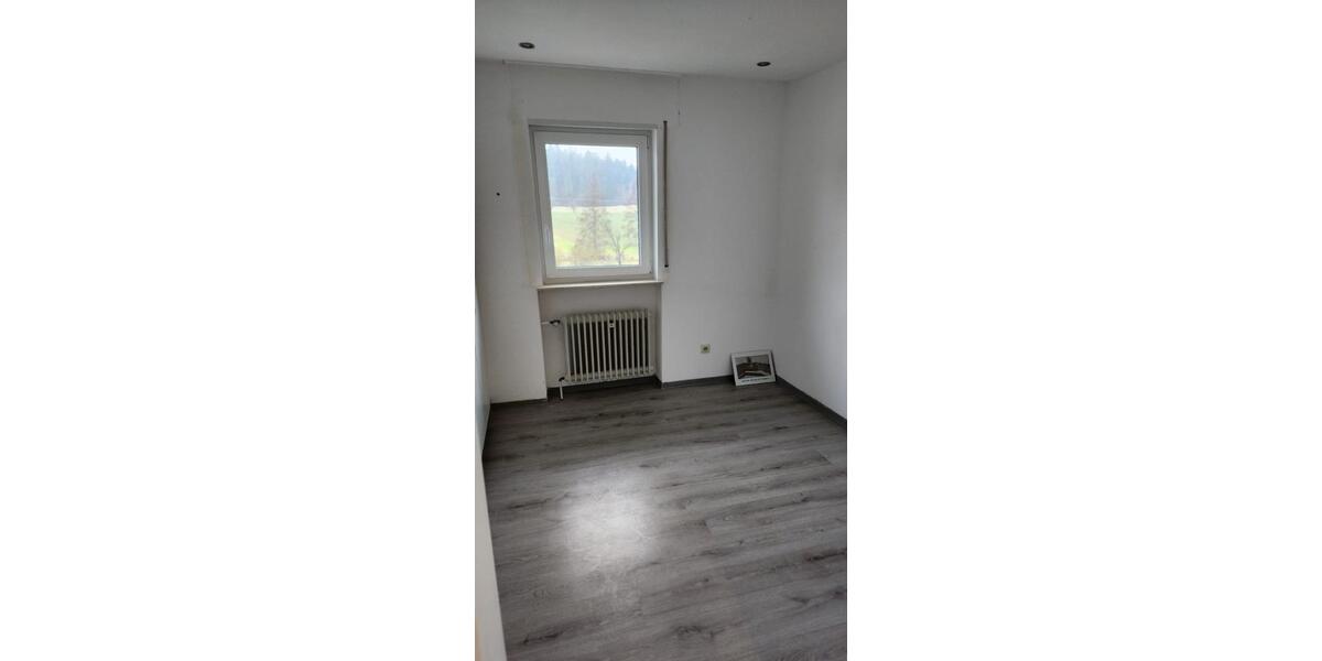 Einfamilienhaus Mehlingen - 7 Zimmer, 180 m&sup2;, 2.000&euro; | Angebot:24739345