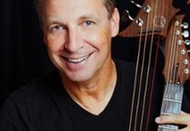 Stephan Bormann - Traveler on Guitar