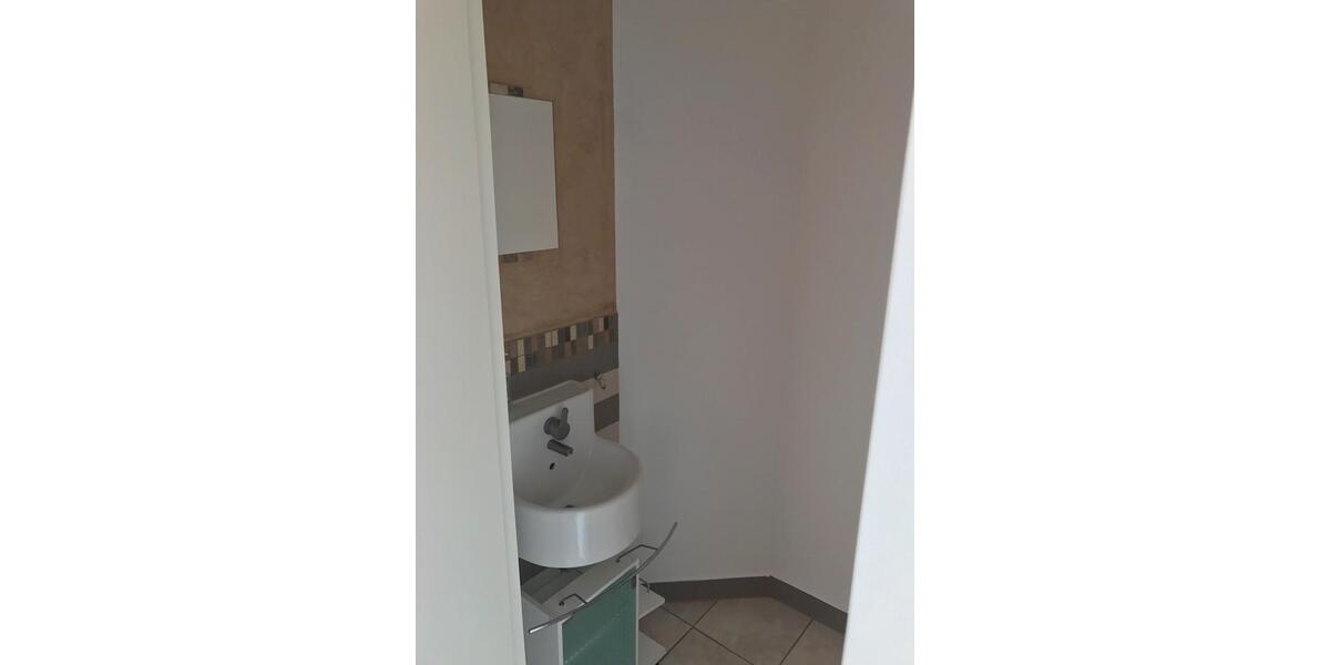 Erdgeschoßwohnung Steinwenden - 5 Zimmer, 128 m&sup2;, 1.250&euro; | Angebot:26356347
