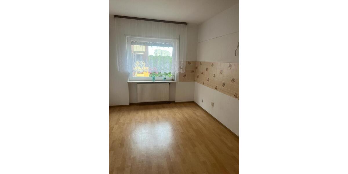 Etagenwohnung Landstuhl - 2 Zimmer, 70 m&sup2;, 140.000&euro; | Angebot:26863947
