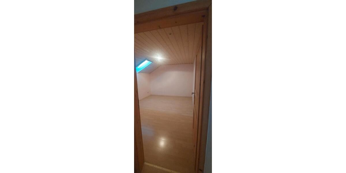 Etagenwohnung Gaugrehweiler - 4 Zimmer, 120 m&sup2;, 700&euro; | Angebot:26229209
