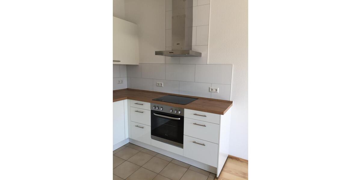 Schöne 3 ZKB-Dachgeschoßwohnung mit Balkon und Einbauküche 3 zimmer