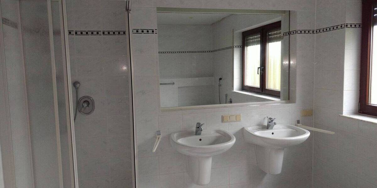 Etagenwohnung Ramstein-Miesenbach Miesenbach - 3 Zimmer, 118 m&sup2;, 270.000&euro; | Angebot:26595215