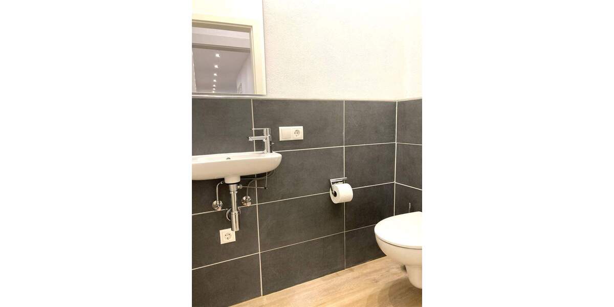 Stilvolle 4-Zimmer-Altbauwohnung mit Balkon in zentraler Stadtlage von Neustadt 4 zimmer