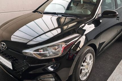 Hyundai i20 44.500 km 11.990 &euro; Neustadt a. d. Weinstr. 67435