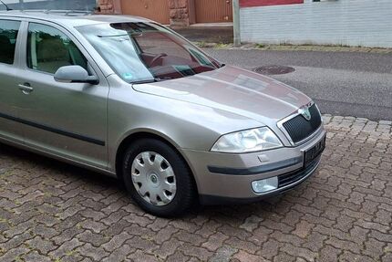 Skoda Octavia 286.300 km 2.298 &euro; Ramberg 76857