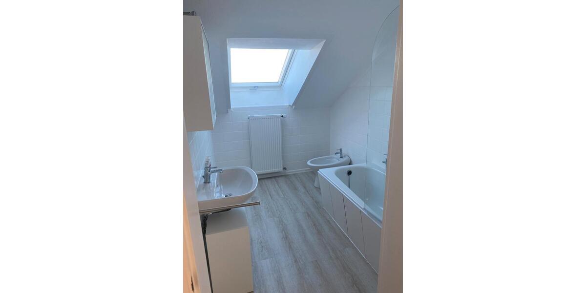 Dachgeschoßwohnung Mackenbach - 3 Zimmer, 72 m&sup2;, 925&euro; | Angebot:27583378