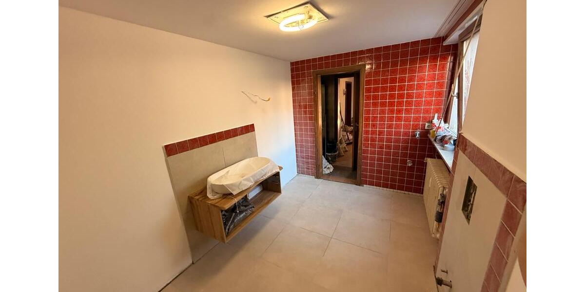Etagenwohnung Kaiserslautern Bahnheim - 3 Zimmer, 130 m&sup2;, 1.150&euro; | Angebot:26168840