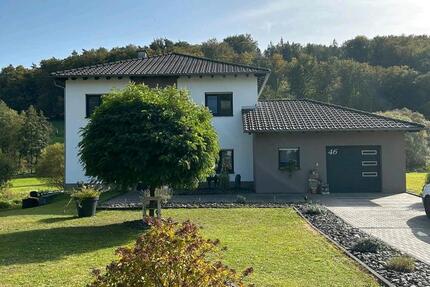 Moderne, hochwertige Stadtvilla in ruhiger Lage in Hettenhausen