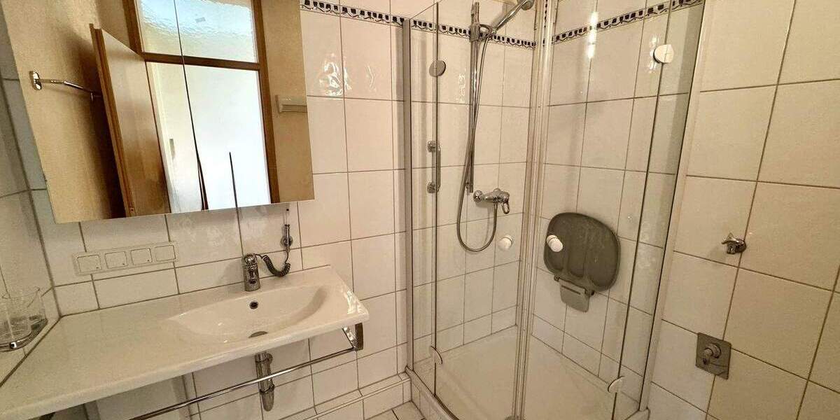 Etagenwohnung Kaiserslautern Innenstadt - 3 Zimmer, 75 m&sup2;, 125.000&euro; | Angebot:25606343