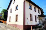 Freistehendes Ein bis Zweifamilienhaus mit großem Garten und Garage – Sanierungsobjekt mit Potenzial