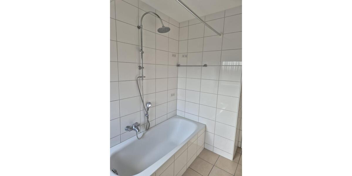 Geräumige 3 Zimmer Wohnung im 1. OG 3 zimmer