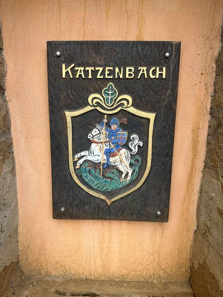 Haus zum Kaufen in Katzenbach 49.000 € 175 m²
