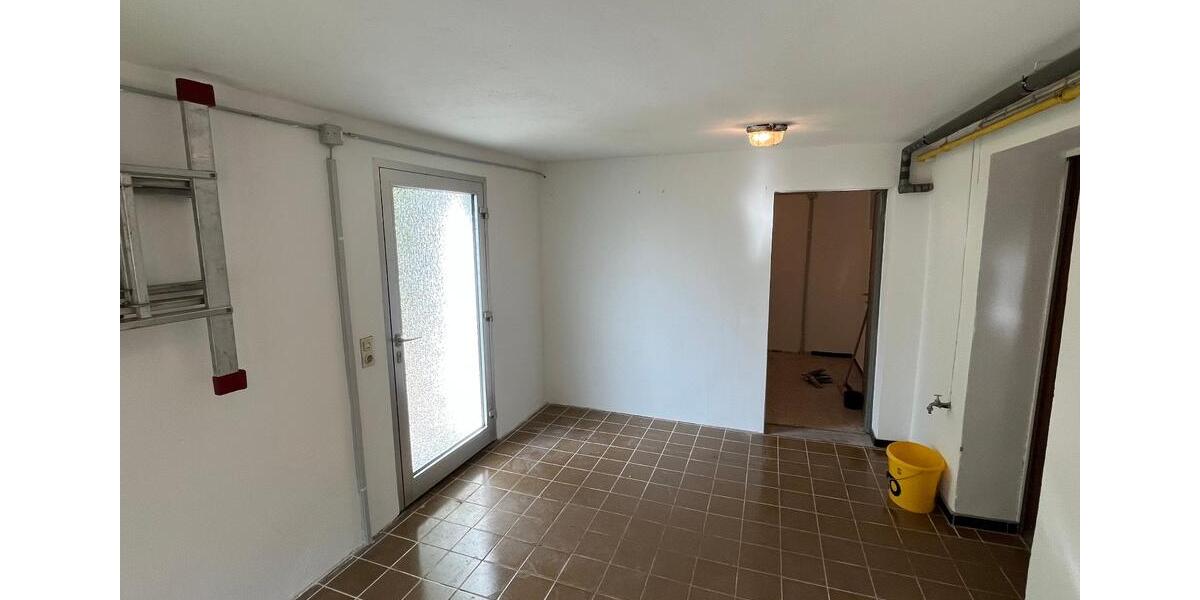 Doppelhaushälfte Pirmasens - 6 Zimmer, 180 m&sup2;, 210.000&euro; | Angebot:26565952