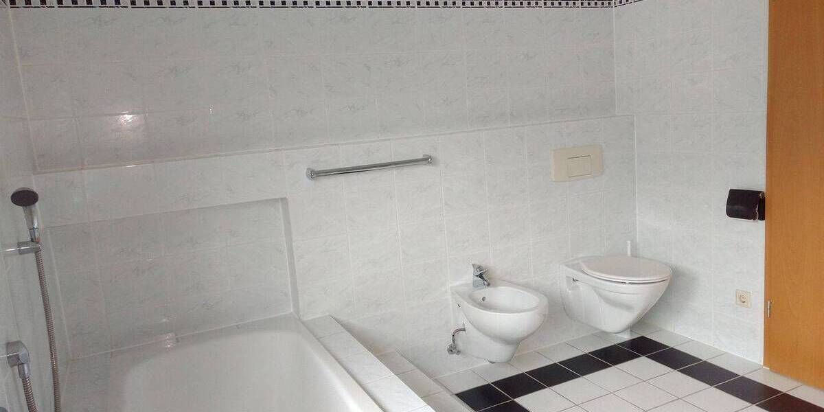 Etagenwohnung Ramstein-Miesenbach Miesenbach - 3 Zimmer, 118 m&sup2;, 270.000&euro; | Angebot:26595215
