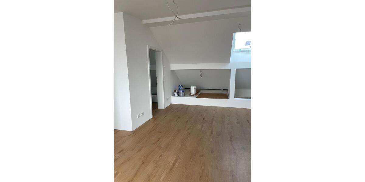 Dachgeschoßwohnung Rodenbach - 3 Zimmer, 77 m&sup2;, 900&euro; | Angebot:26166256