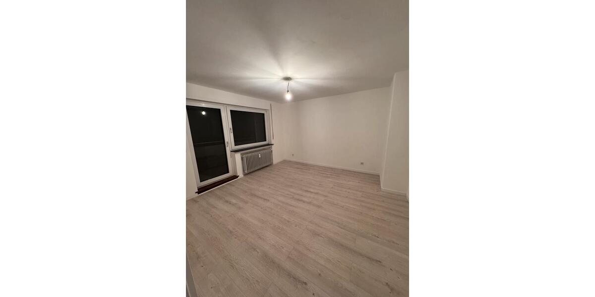 Erstbezug nach Sanierung: 4 Zimmer Küche, Bad, Gäste-WC, Balkon 4 zimmer