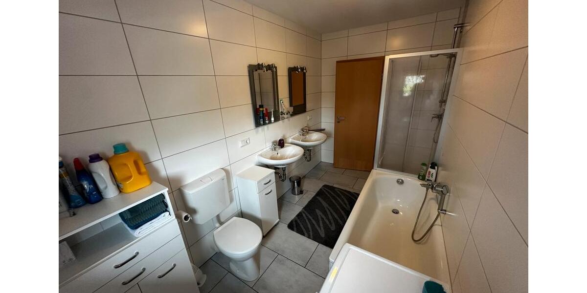 Dachgeschoßwohnung Queidersbach - 4 Zimmer, 116 m&sup2;, 1.220&euro; | Angebot:24655593