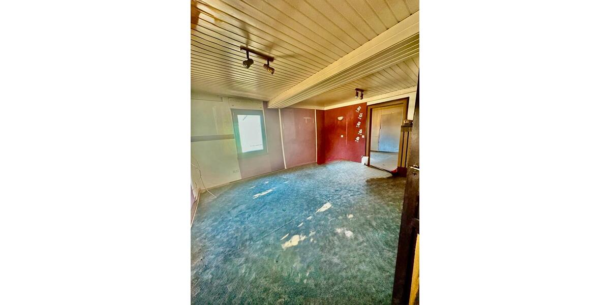 Einfamilienhaus Hauenstein - 7 Zimmer, 193 m&sup2;, 149.000&euro; | Angebot:25362902