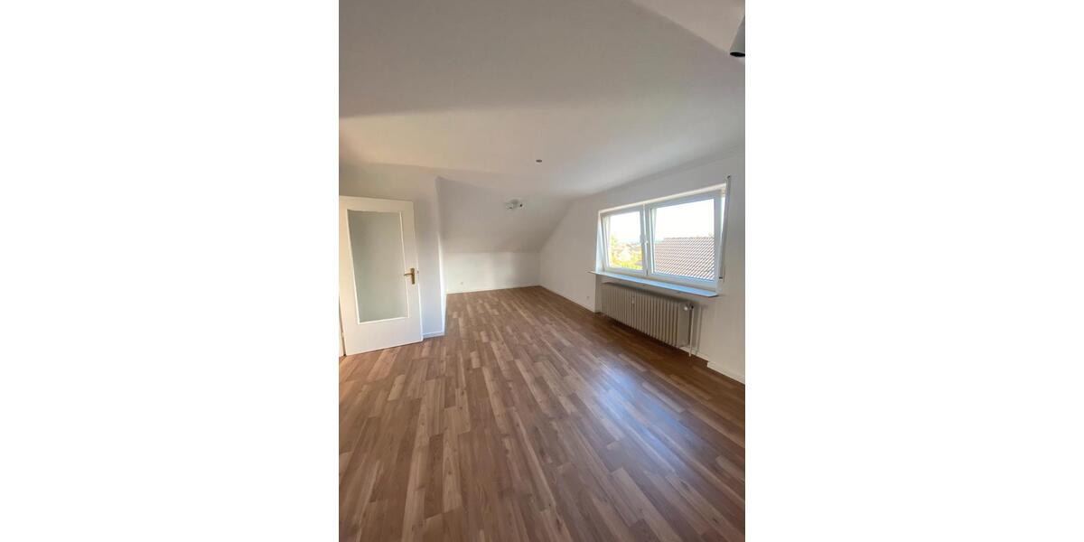 Dachgeschoßwohnung Mackenbach - 3 Zimmer, 72 m&sup2;, 925&euro; | Angebot:27583378
