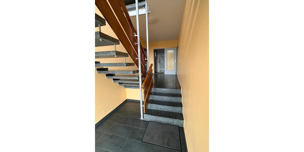 Dachgeschoßwohnung Rockenhausen - 3 Zimmer, 69 m&sup2;, 130.000&euro; | Angebot:25265528