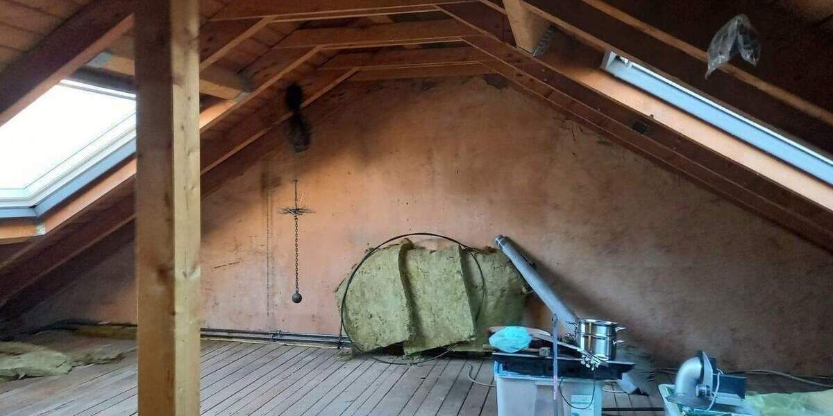 Einfamilienhaus mit Balkon, Terrasse, Garten und Garage, kernsaniert + renoviert (bei Ausbau DG + ca.40 m² Wfl) in Rodalben - Waldrandlage 4 zimmer