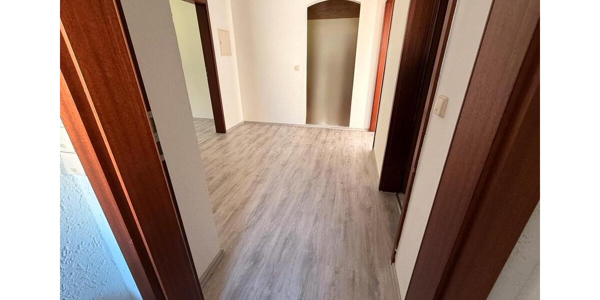 Etagenwohnung Kaiserslautern Bahnheim - 4 Zimmer, 91 m&sup2;, 1.000&euro; | Angebot:26241785