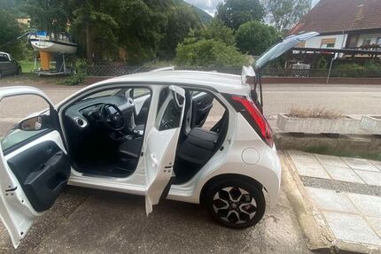Toyota Aygo (X) 51.428 km 10.000 &euro; Oberweiler im Tal 67756