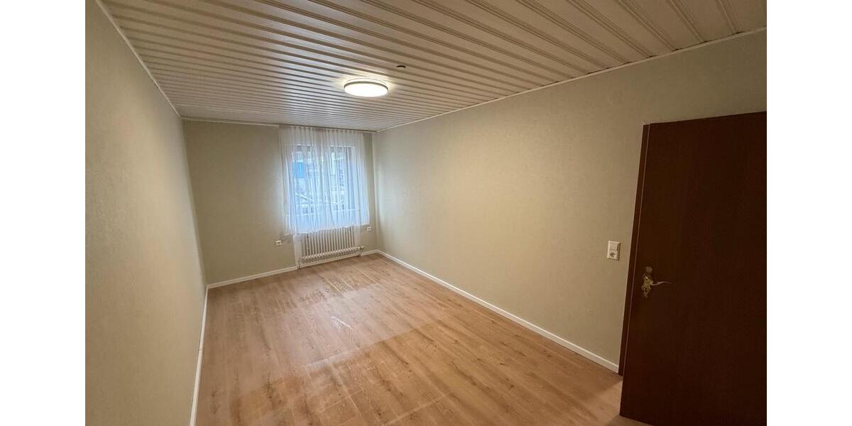 Erdgeschoßwohnung Queidersbach - 4 Zimmer, 107 m&sup2;, 1.200&euro; | Angebot:24748822