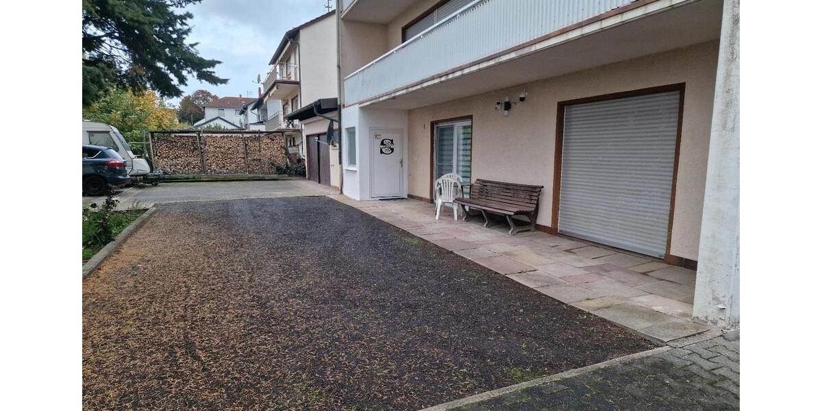 EG Wohnung 2 Garagen 4 Stellplätze Garten 3 zimmer