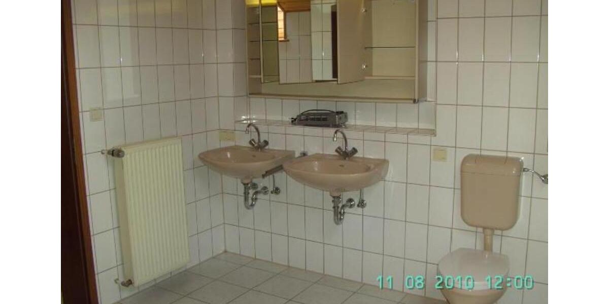 Dachgeschoßwohnung Wolfstein - 3 Zimmer, 92 m&sup2;, 700&euro; | Angebot:25842208