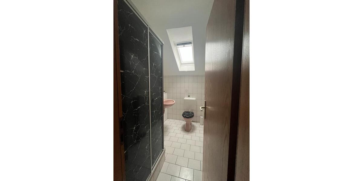 Dachgeschoßwohnung Kaiserslautern Einsiedlerhof - 1 Zimmer, 25 m&sup2;, 600&euro; | Angebot:26679537