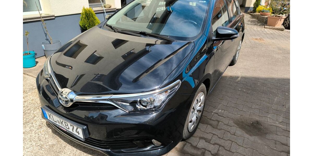 Toyota Auris 80.000 km 11.200 &euro; Steinwenden 66879
