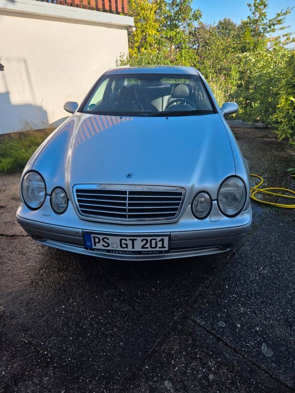 320