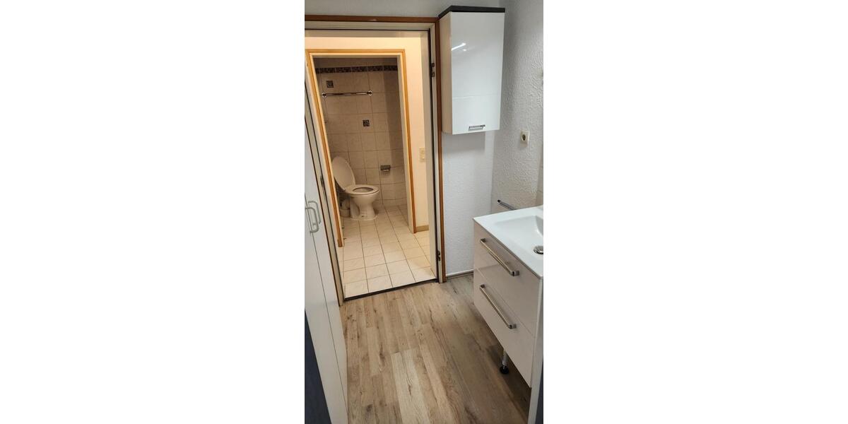 Einfamilienhaus Mehlingen - 7 Zimmer, 180 m&sup2;, 2.000&euro; | Angebot:24739345