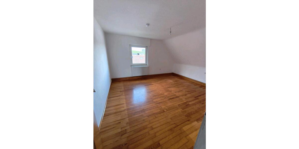 Dachgeschoßwohnung Gerbach - 3.5 Zimmer, 70 m&sup2;, 730&euro; | Angebot:26562643
