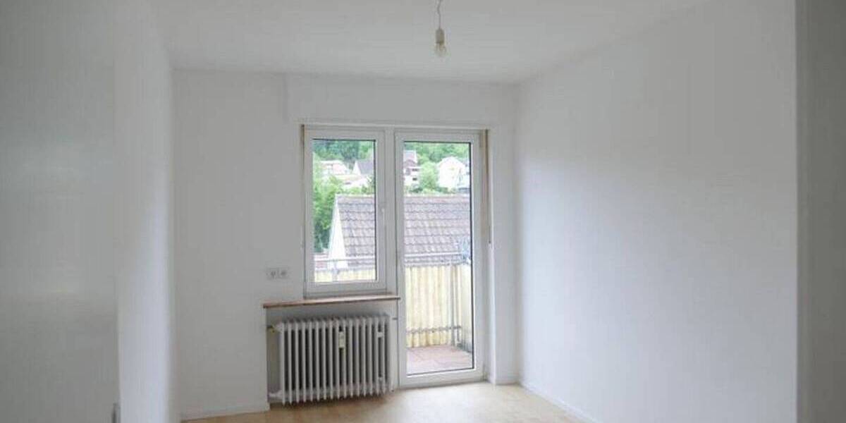 Balkon: helle großzügige 3-Zimmer+Wohnküche+Bad+GästeToilette, keine Schrägen,zentral 3 zimmer