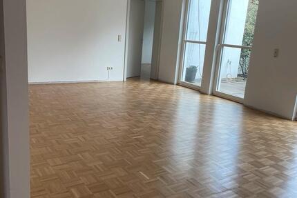 Haus Kaiserslautern Betzenberg - 6 Zimmer, 179 m&sup2;, 2.250&euro; | Angebot:25023011