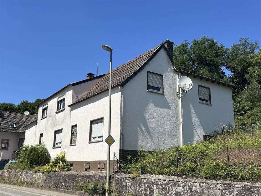 Haus zum Kaufen in Reichenbach-Steegen 95.000 € 125 m²