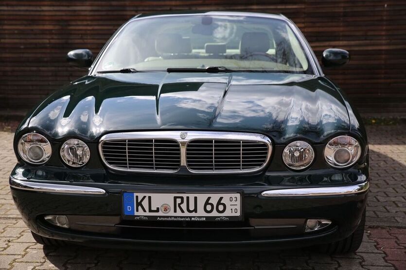 XJ8