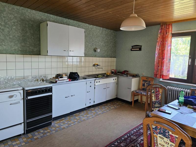 ObjNr:19684 - Freistehendes Einfamilienhaus mit Vor- und Rückgarten sowie Garage und Stellplatz 4 zimmer
